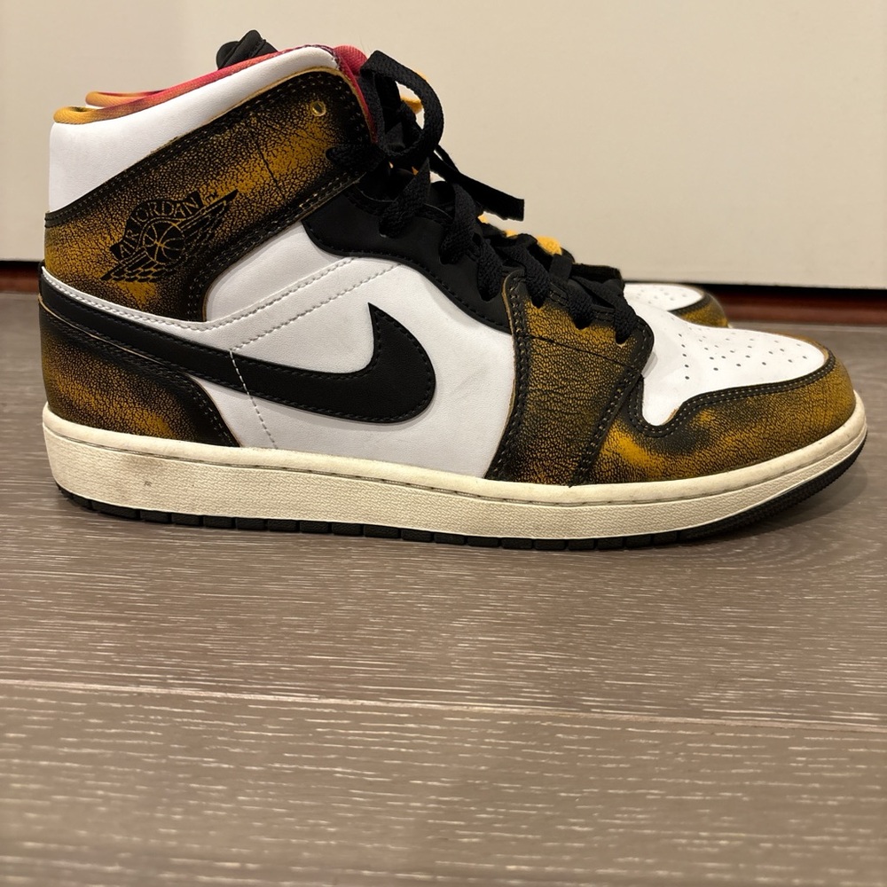 Air Jordan Mid-Top Sneakers Wear-Away Taxi colorway Size 11